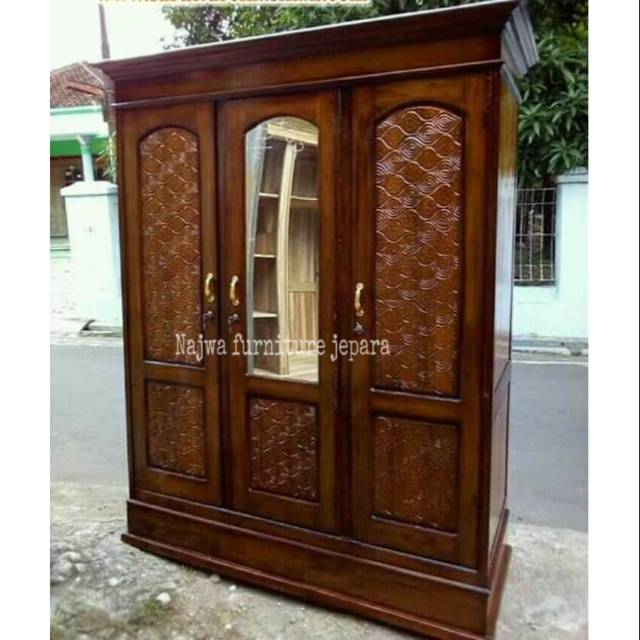 almari minimalis kaca ukiran/almari baju 3 pintu jati jepara