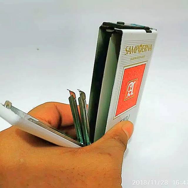 KOTAK ROKOK SAMPOERNA MILD DAN KOREK GAS / KOTAK ROKOK KOREK GAS SAMPOERNA MILD