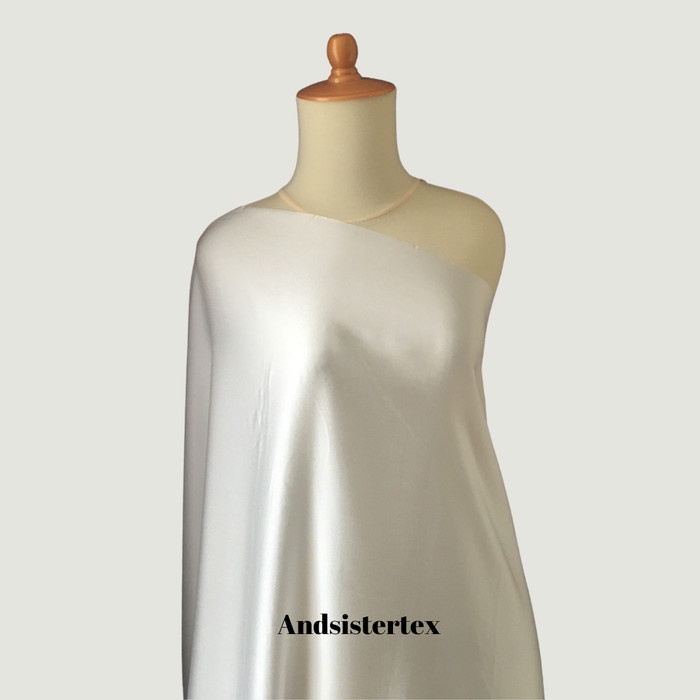 Dasar Kain Satin Maxmara Warna Putih Tulang