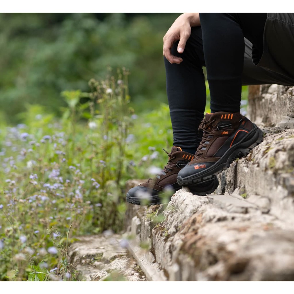 Sepatu Outdoor Pria Mendaki Gunung Hiking Berkendara Olahraga Running Model Keren dan Sporty Bukan Safety Ujung Besi Lavio Original