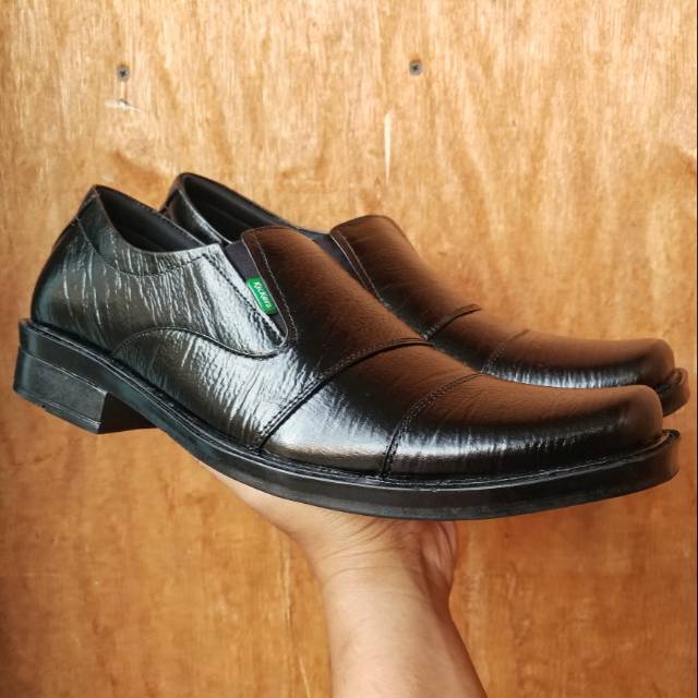 Kickers Sepatu Pantofel Pria Bahan Kulit Asli Kode PB.2