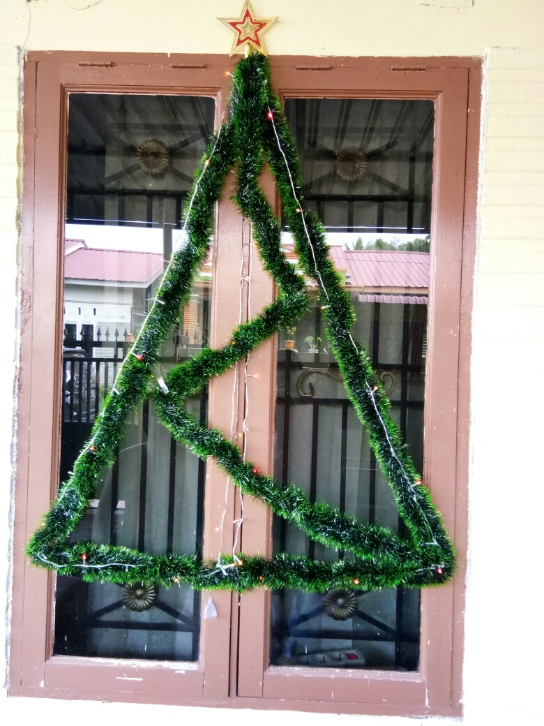 Tinsel Plastik Hijau 096b Diameter 8 Cm Panjang 2 Meter