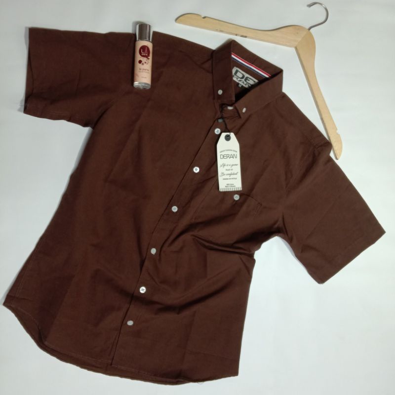 KEMEJA DISTRO PRIA WARNA COKLAT/KEMEJA POLOS PRIA WARNA COKLAT LENGAN PENDEK/KEMEJA WARNA COKLAT CAS