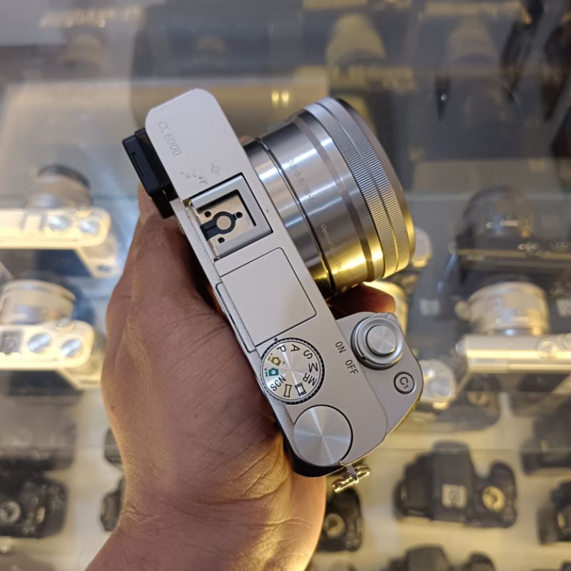 KAMERA SONY A6000 PALING BANYAK DI CARI TINGGAL  PAKAI-4