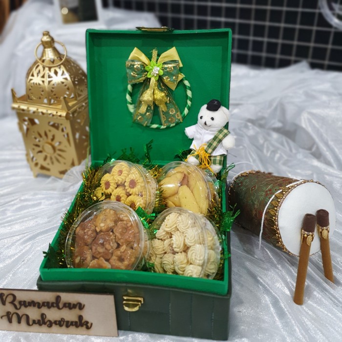 

Paket box hampers lebaran kue kering toples murah 23