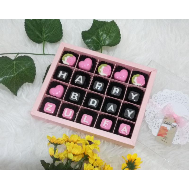 

Cokelat Box Sekat 4x5 / cokelat custom nama, ukuran. Kado wisuda, ulang tahun, souvenir, dll.