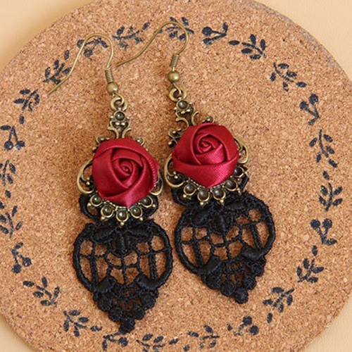 Anting Gantung Bunga Merah Renda Hitam Gaya Vampir Gothic Antik untuk Halloween 1 Pasang