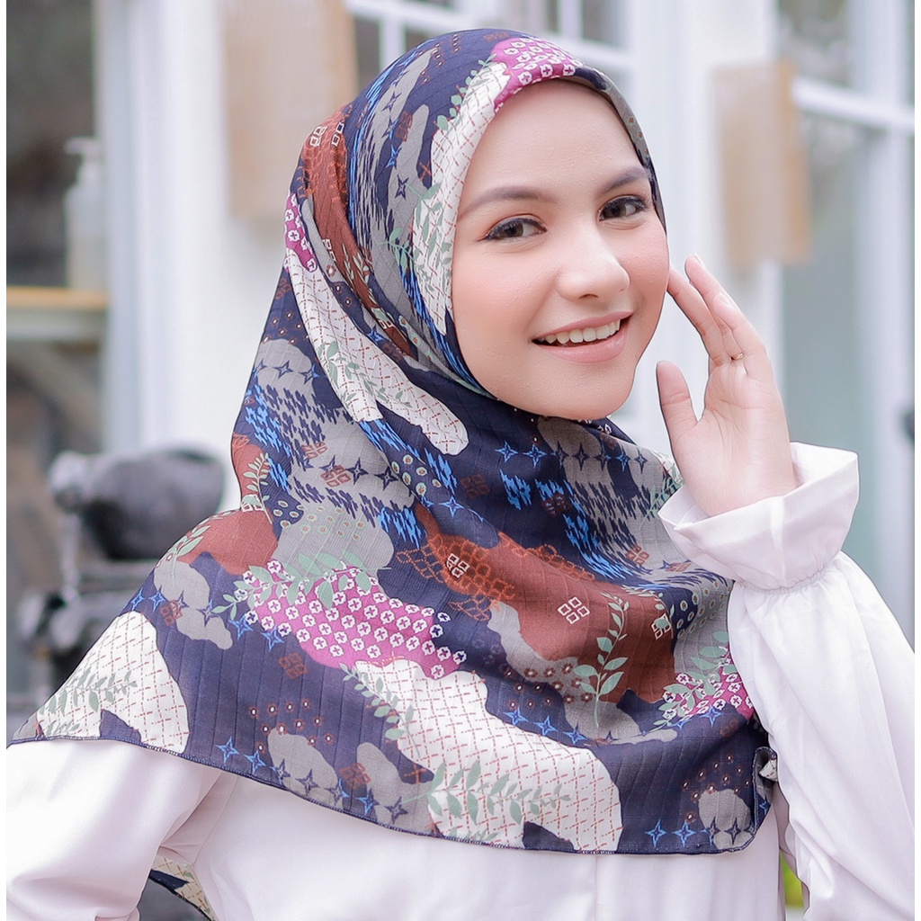 Kemeja wanita oversize miyasa denim blueberry-KERUDUNG MOTIF