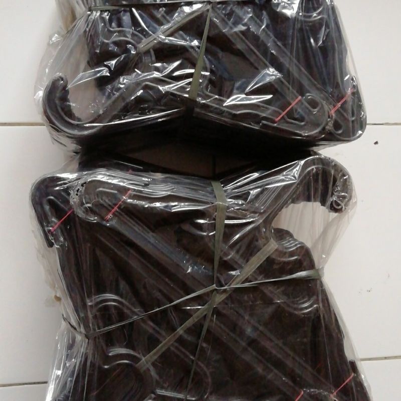 Gantungan Baju Hitam Laundry Davista (Harga PerLusin)