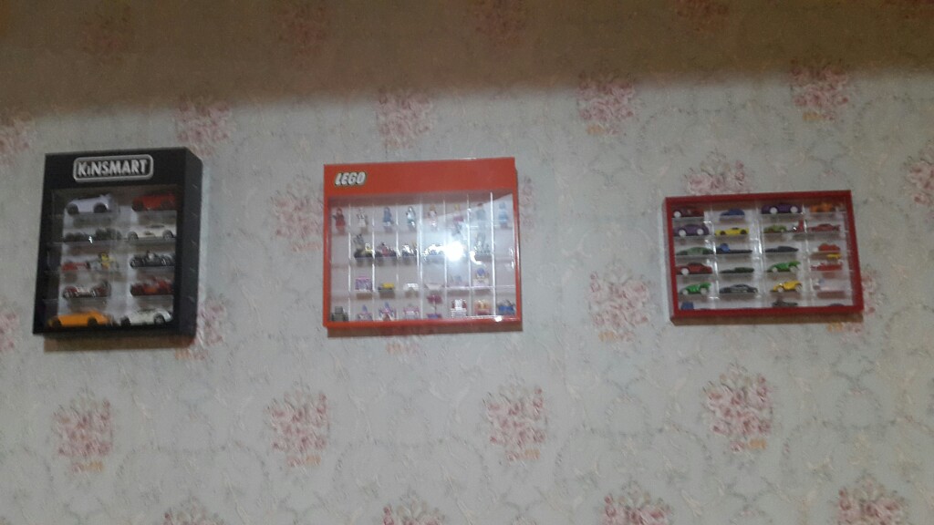 Rak Akrilik Minifigures Isi 32