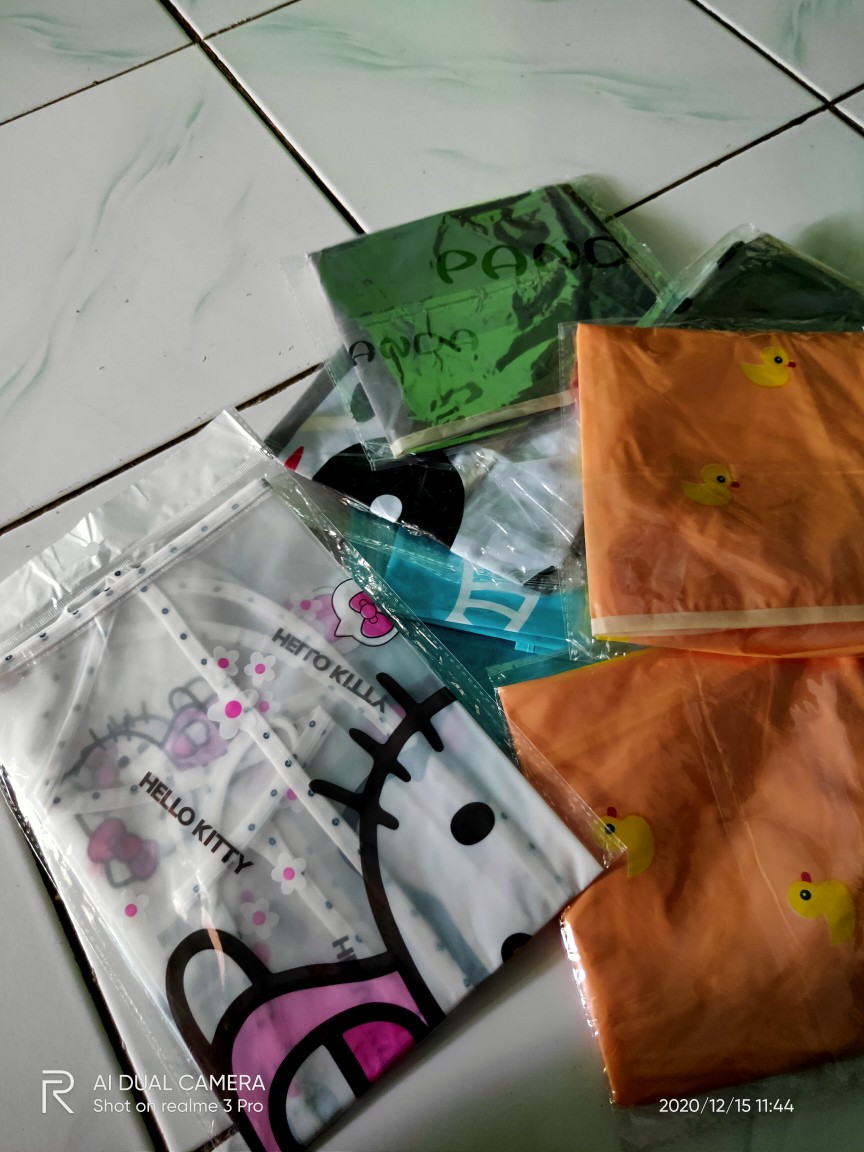 Celemek Masak Anti Air Karakter Hello Kitty Kelinci Panda Bebek Gajah Lebah