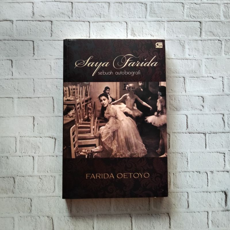 Buku bekas saya farida sebuah autobiografi by farida oetoyo