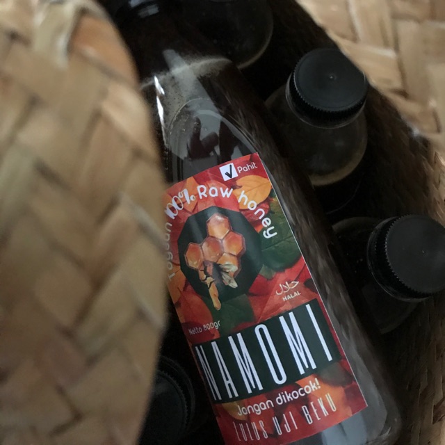 

Namomi madu hitam pahit
