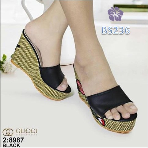 Sandal Selop Wedges Wanita Bunga Gucci Brosi Hitam. Hijau BS