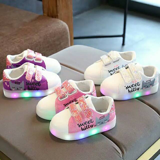 SH18172 Sepatu  sneaker kets  sport led lampu hello kitty 