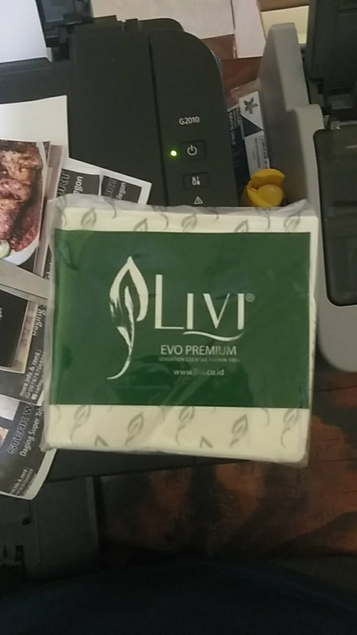 Tissue Tisu Livi Evo Premium Sensation Cocktail Napkin 100s