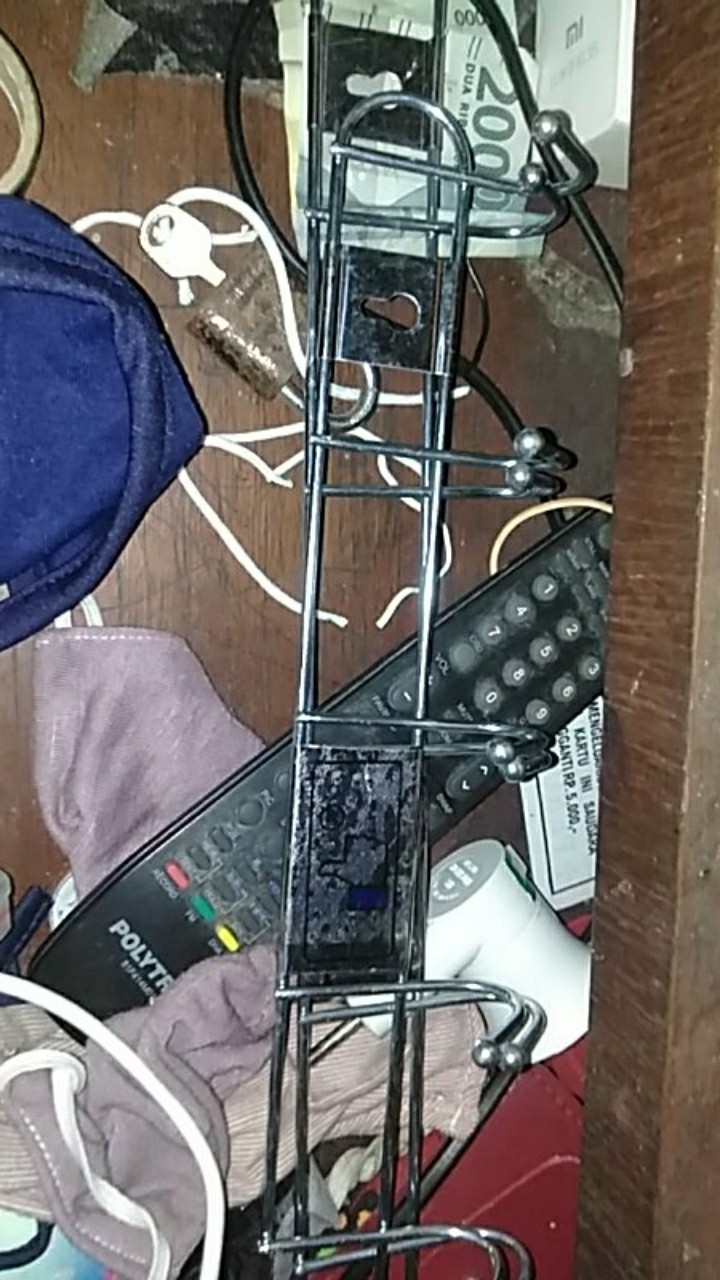 Kastok Capstok Kapstock Gantungan Baju Isi 6 Kait