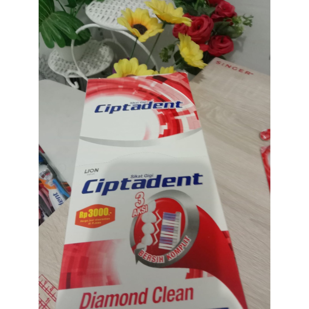 1Box Ciptadent Sikat Gigi Diamond Clean isi 12 Pcs