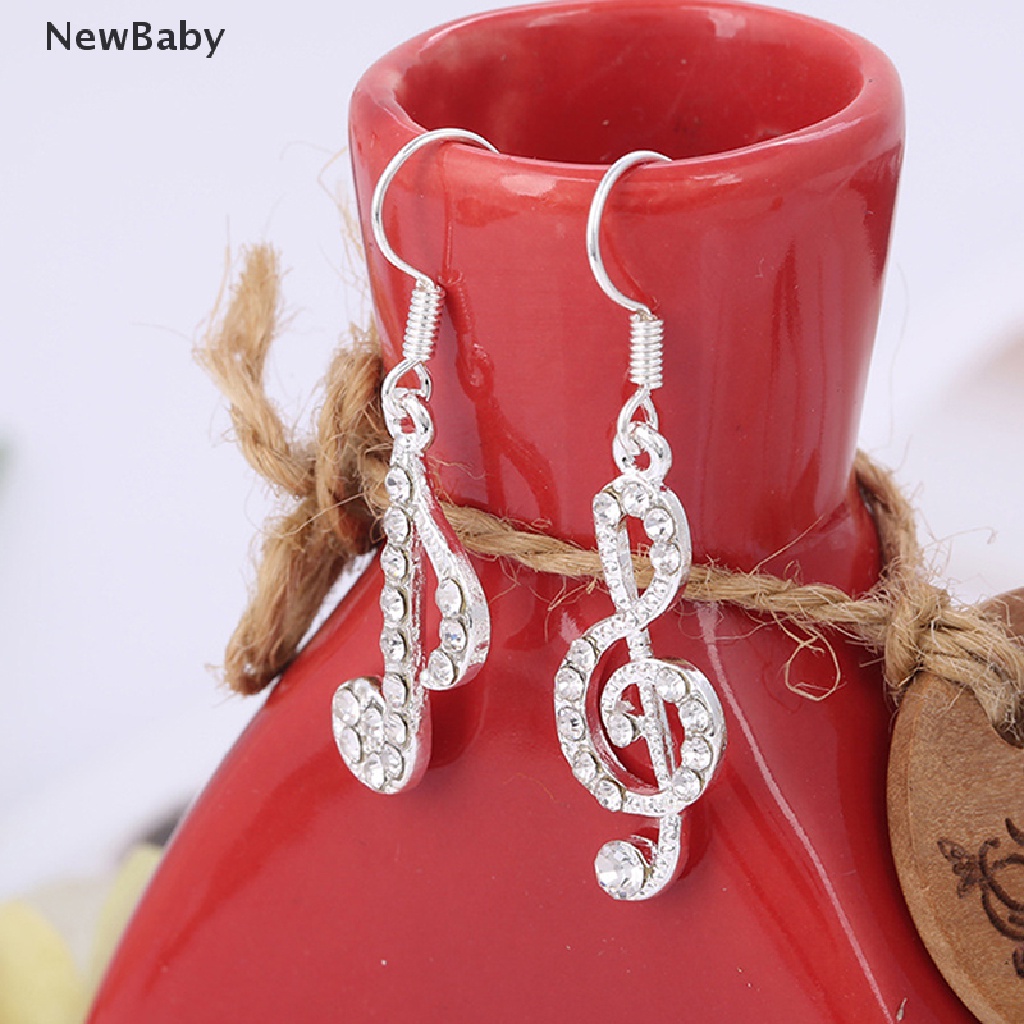 Anting Tusuk Gantung Wanita Desain Not Musik Hias Kristal Warna Silver Untuk Pesta