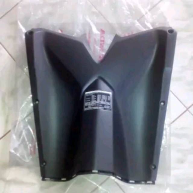 8114A-KZR-600ZB HGP AHM 100% COVER INNER LOWER - DASHBOARD BAWAH COVER KONTAK BAWAH LACI VARIO 125 O