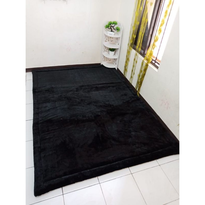 SURPET RASFUR KASUR BUSA KASUR BULU KARPET BULU KARPET RASFUR KASUR RASFUR POLOS HITAM 150x200CM