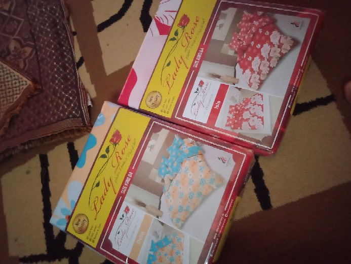 Sprei Lady Rose Uk. King (180x200)cm Bantal 4 Pcs (b4) Motif Gabungan 4