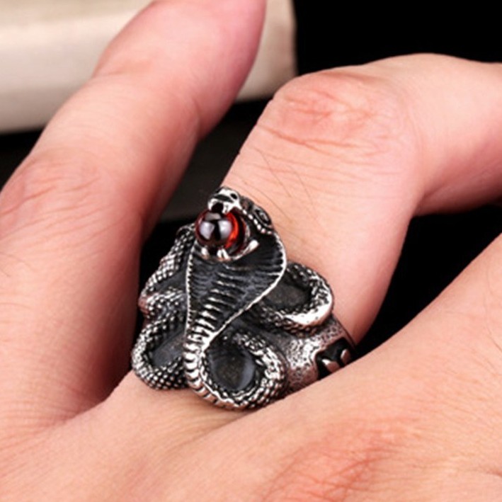 SEUSUK  Cincin Punk Model Ular Kobra Bahan Metal untuk Pria