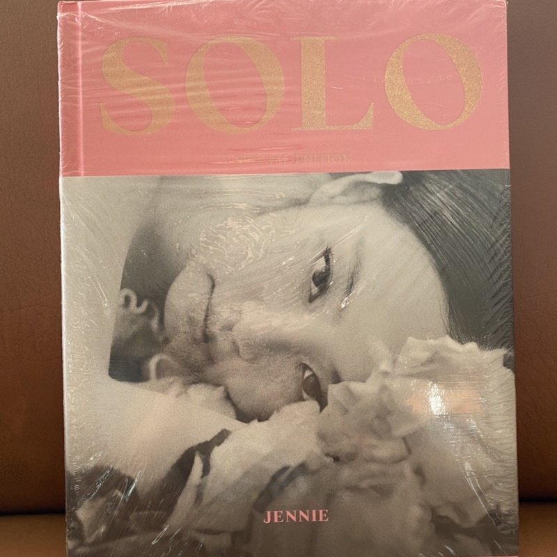 Jennie Solo Photobook Special Edition