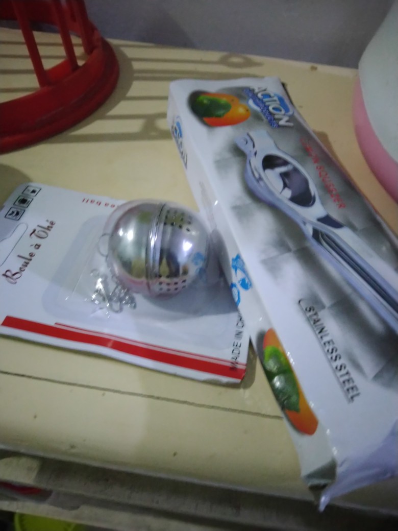 Saringan Teh Dan Kopi Bentuk Bola Stainlees Multifungsi 2.5cm