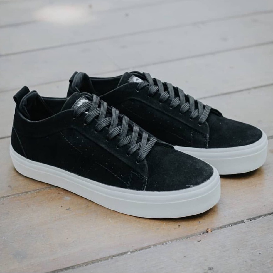 SCARLET BLACK |ManNeedMe x TRAGEN| Sepatu Sneakers Pria Casual ORIGINAL