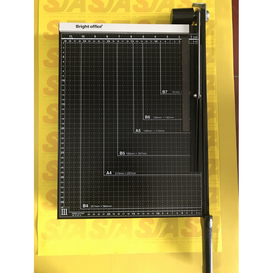 

Paper Cutter B4