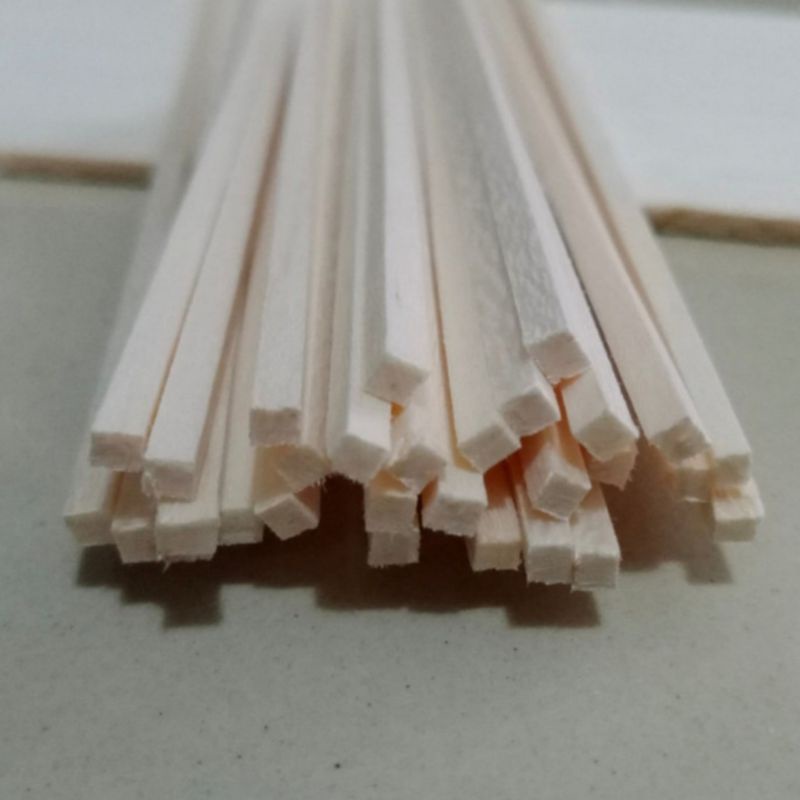 10pcs Kayu Balsa Stick 5mm x 5mm x 50cm balsa stik untuk maket