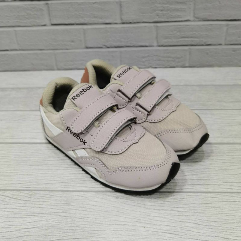 sepatu anak laki dan sepatu sneaker anak perempuan reebok classic casual cream