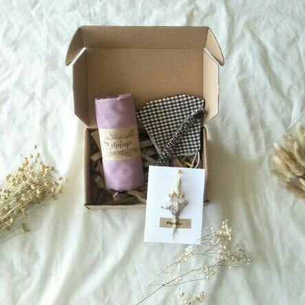 

Gift Box | mini hijab set | hampers | kado unik | kado murah | bymitup | Mituplettering