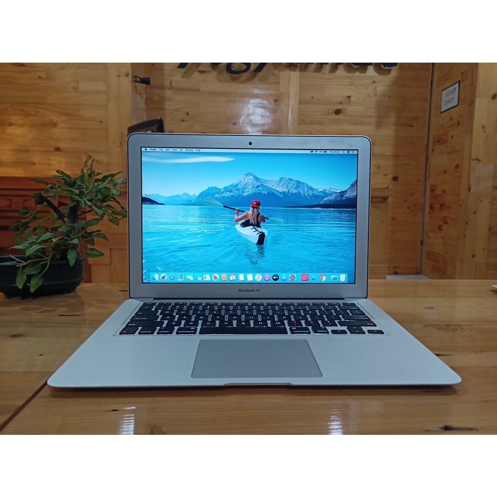Macbook Air 13 inch 2015 i5 RAM 4GB SSD 128GB Mulus no minus
