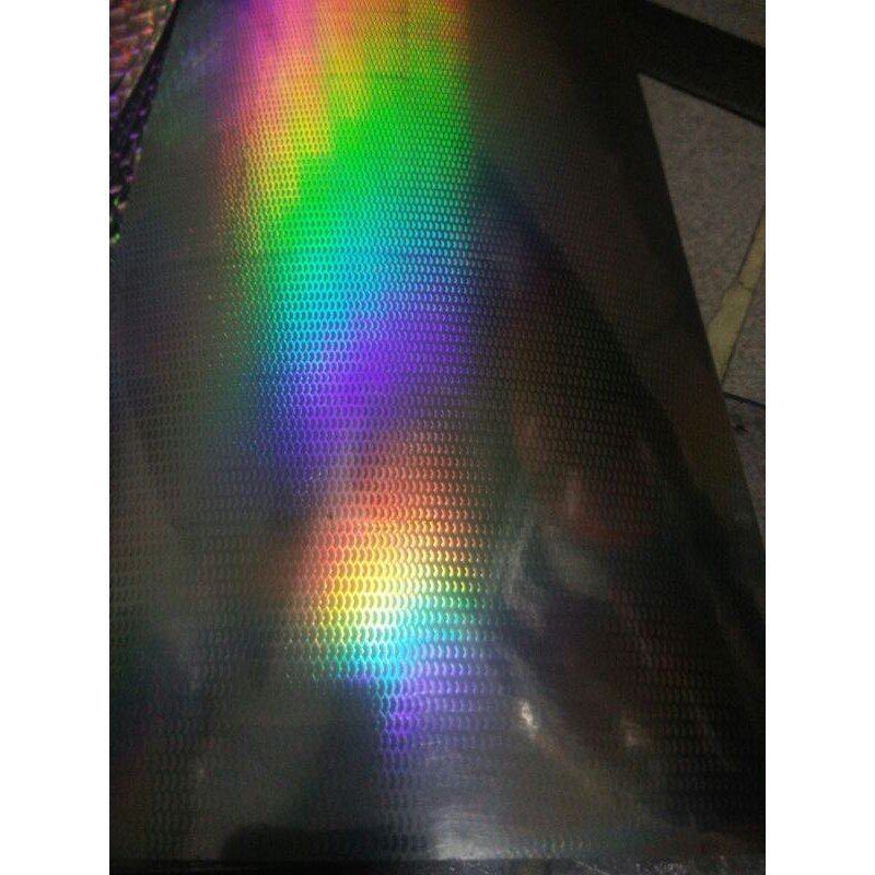 

Stiker hologram, skotlet, silver, 3D, motif sisik ikan kecil ukr 10 x 30cm