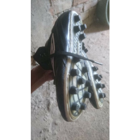 SEPATU BOLA UMBRO ORIGINAL