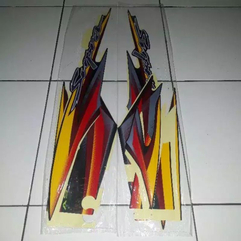 striping sticker standar Honda Supra 100 hitam kuning