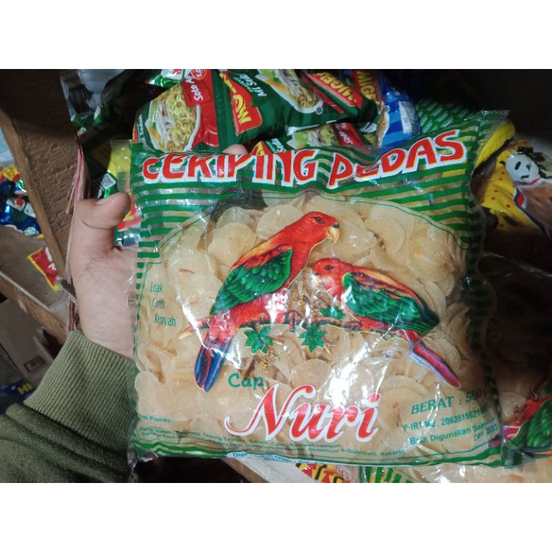 

Kerupuk/Ceriping Pedas Cap Nuri 500gr