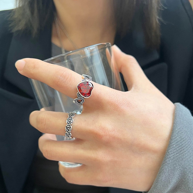 Cincin Silver Thai Retro Desain Bunga Mawar Merpati Hias Zircon Merah Darah Untuk Wanita