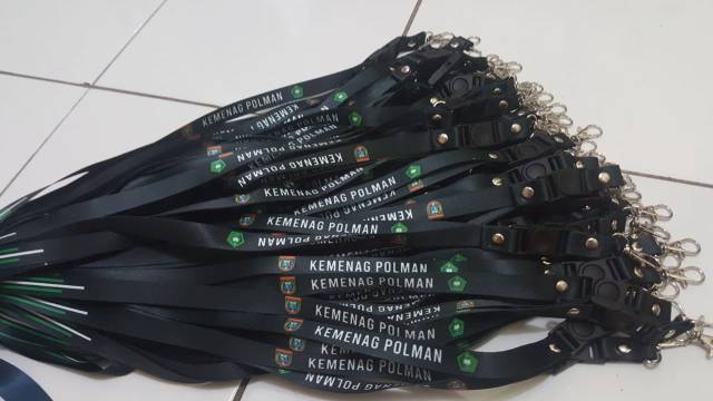 

custome Tali lanyard id card printing full colour ukuran 1,5 cm