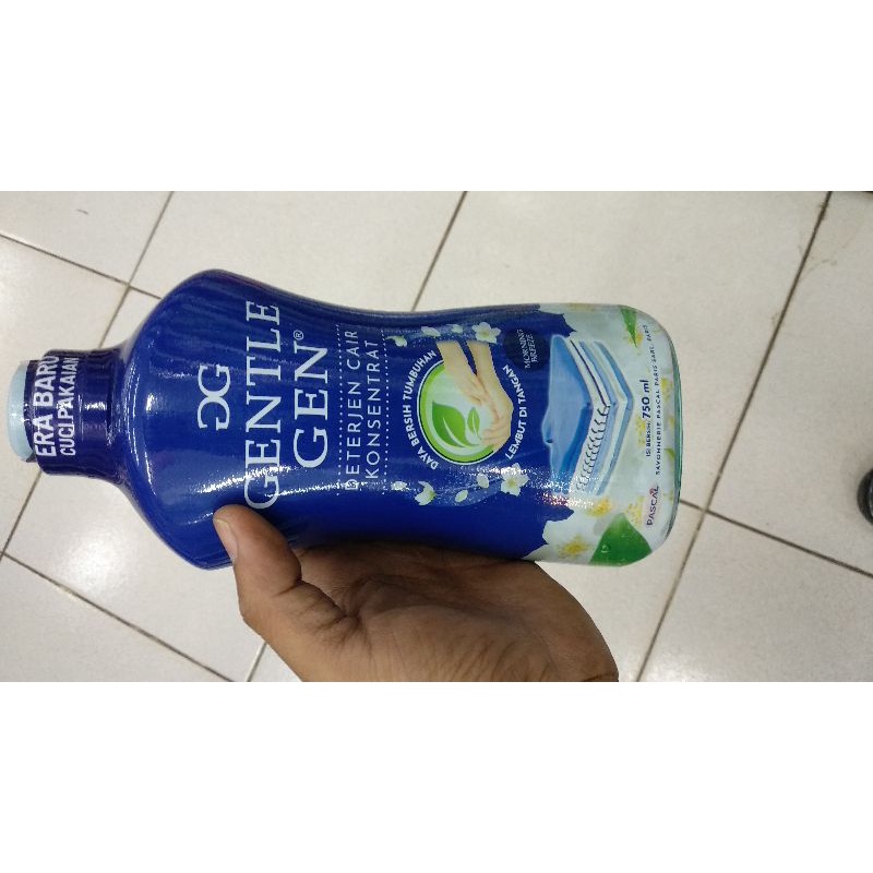 gentle gen deterjen cair konsentrat 700ml