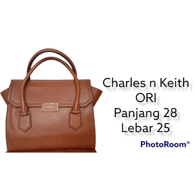 tas charles n Keith  coklat