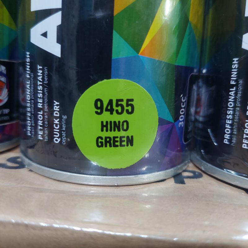 Pilok Pilok Cat Semprot MTR ARTONE 9455 Hino Green 300cc Ukuran Besar Tahan Bensin Semprotan Bisa diputar Miring dan Lurus ( Horizontal dan Vertical)