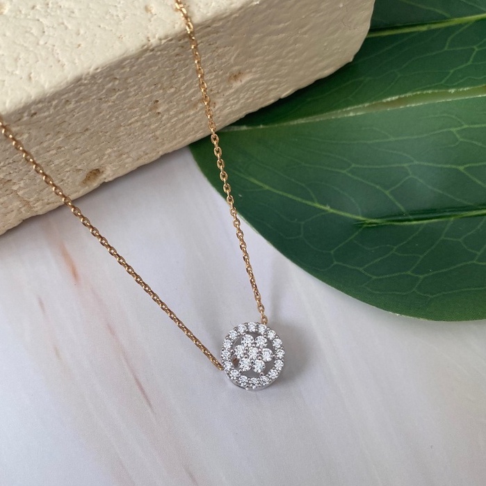 Liontin Pendant Emas Putih Circle Flower 75% 1.64 Gram (Tanpa Kalung)