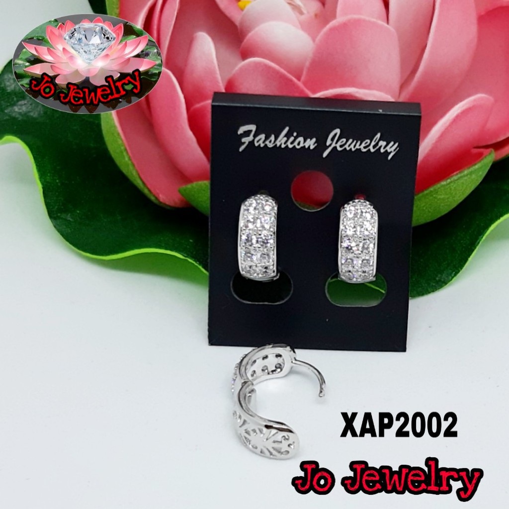 Anting xuping klip warna putih