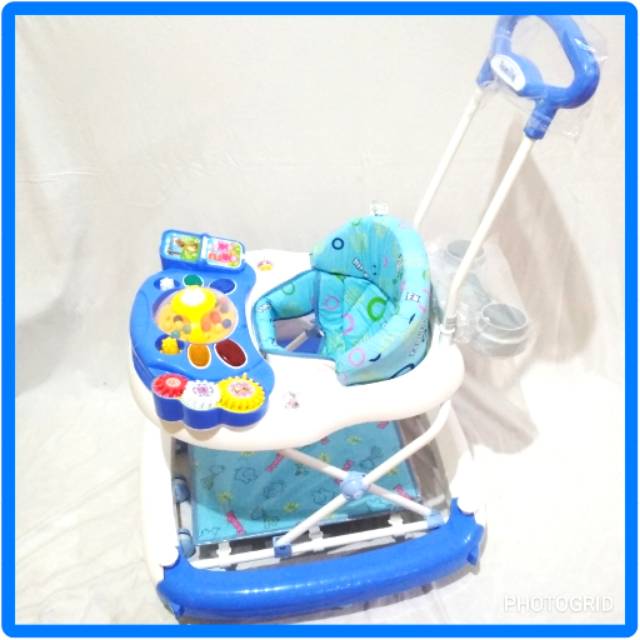 Baby walker merk FAMILY 2115 (music UPIN IPIN)