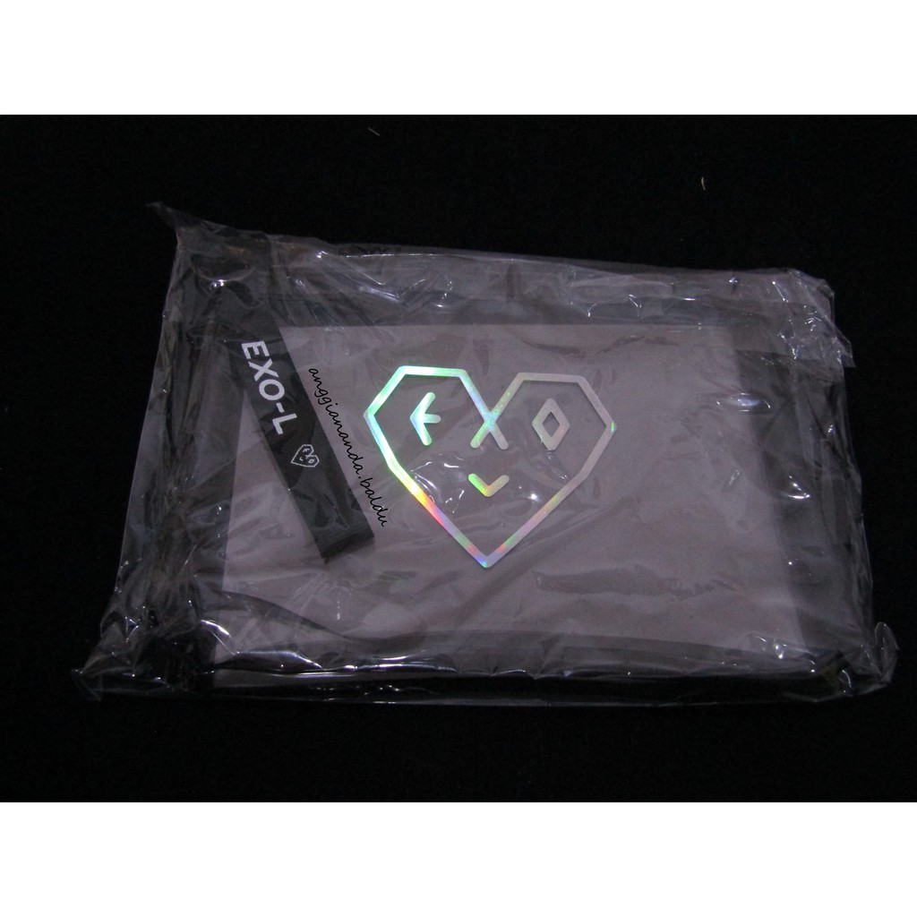 POUCH EXO OFFICIAL WELCOME KIT