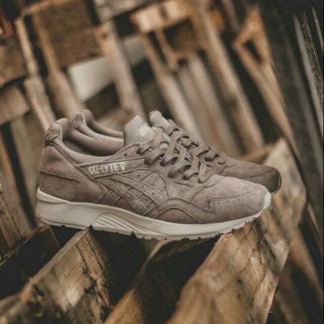 gel lyte v taupe