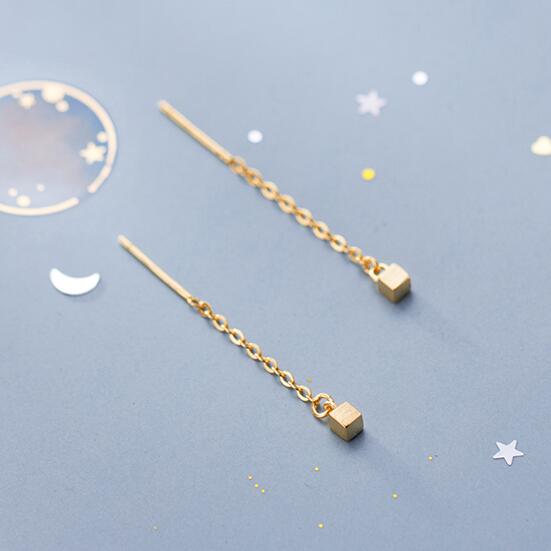 We Anting Gantung Panjang Tusuk Bentuk Persegi Motif Bunga Aksen Hollow Untuk Perhiasan Wanita-gold